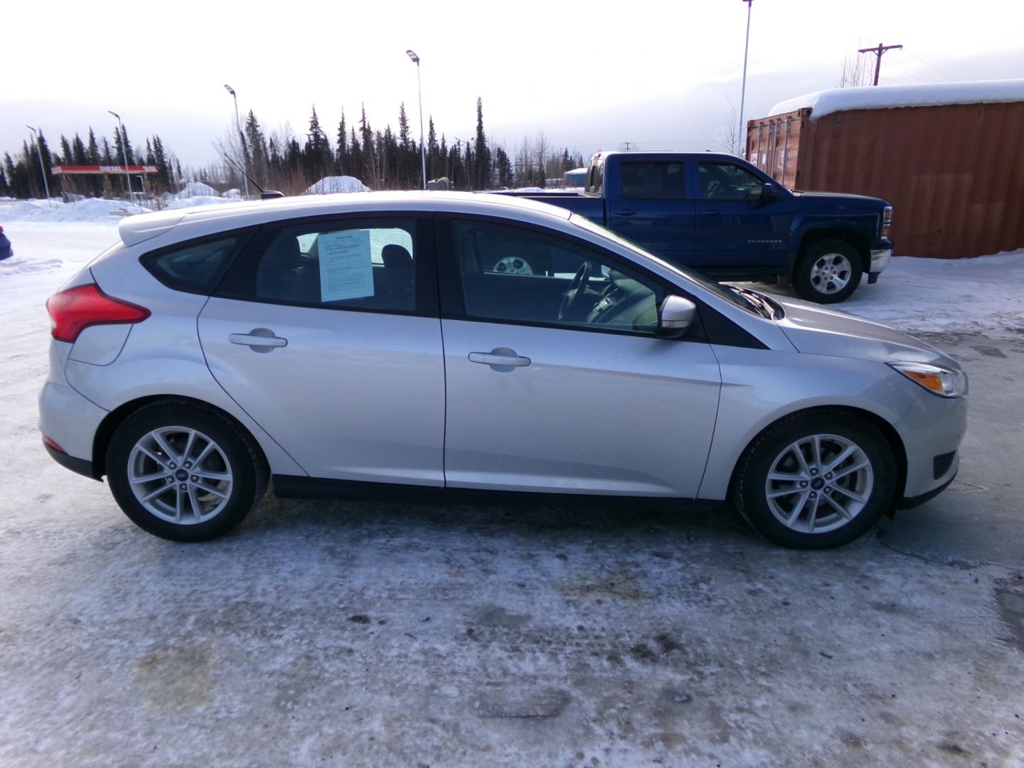 2017 Silver Ford Focus SE Hatch (1FADP3K26HL) with an 2.0L L4 DOHC 16V engine, located at 2630 Philips Field Rd., Fairbanks, AK, 99709, (907) 458-0593, 64.848068, -147.780609 - Photo#2